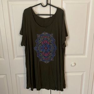 Torrid size 4 tunic length tee